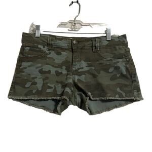 l.e.i. Shorts Womens 9 Regular Green Camo Wesley Frayed Hem Stretch Casual